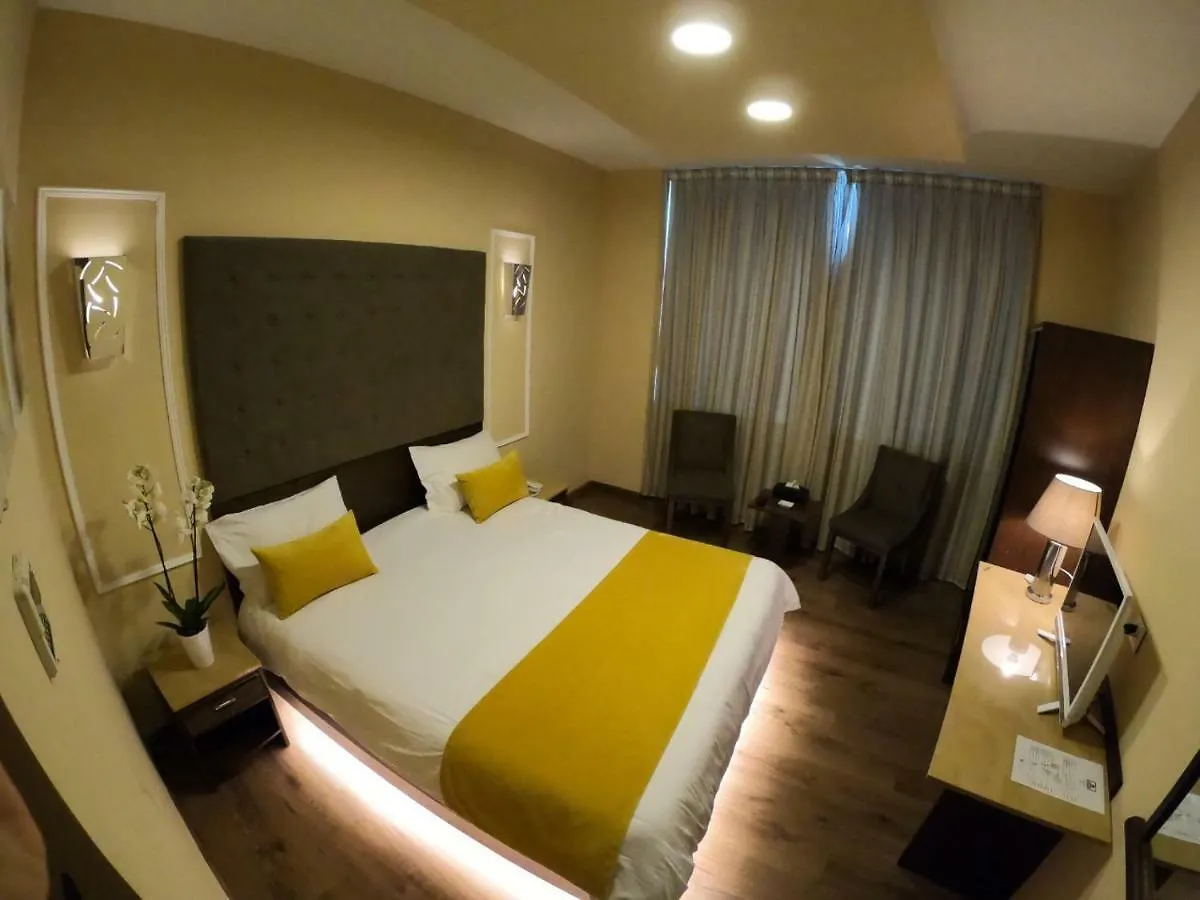 Eden Hotel Beirut 4*,